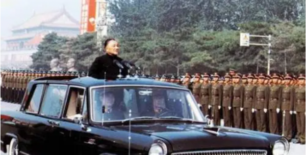 1985年的百萬大裁軍因何而起？鄧小平說：得罪人的事情就由我來做