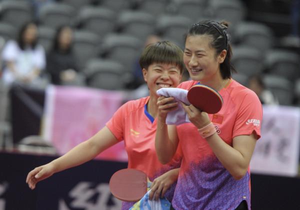 丁寧騎電車現身北大校園,被男生要聯絡方式,李隼的囑託有望實現 丁寧騎電車現身北大校園,被男生要聯絡方式,李隼的囑託有望實現