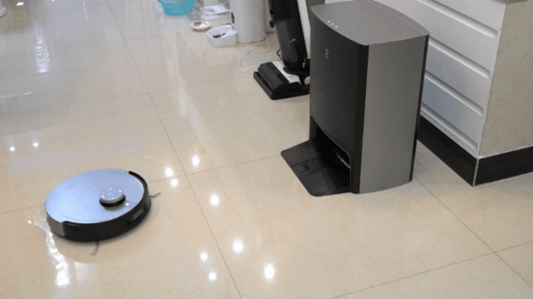 美的W11掃拖一體機效能如何，能媲美科沃斯X1 OMNI嗎？