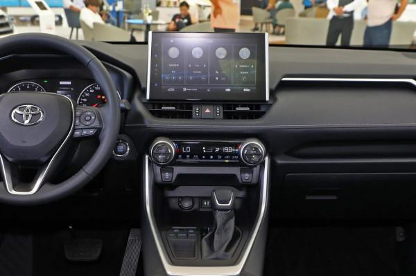 威蘭達：豐田又一精品車！顏值高用料足，關鍵提速穩，適合年輕人