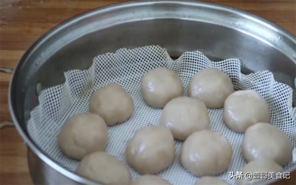 3根香蕉里加1碗糯米粉,簡單一做,軟糯香甜,比吃大魚大肉還過癮 3根香蕉里加1碗糯米粉,簡單一做,軟糯香甜,比吃大魚大肉還過癮