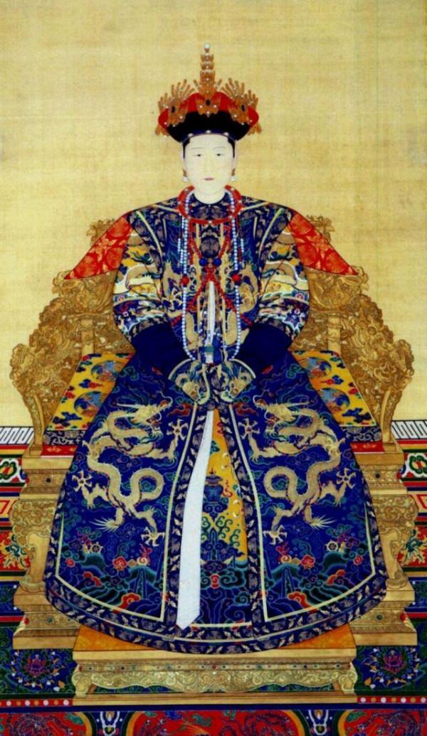 一睹清朝22個皇后真像，光緒皇后(即隆裕太后)簡直不要太&quot;好看&quot;