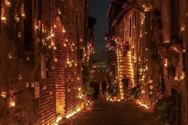 能聽到女巫唱歌的古鎮?地上地下兩種風貌的卡爾卡塔Calcata鎮 能聽到女巫唱歌的古鎮?地上地下兩種風貌的卡爾卡塔Calcata鎮