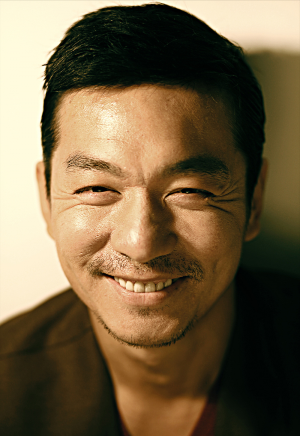 “伍六一”邢佳棟:紅了不忘本,成名前娶平凡妻子,曾被綁架7天 “伍六一”邢佳棟:紅了不忘本,成名前娶平凡妻子,曾被綁架7天