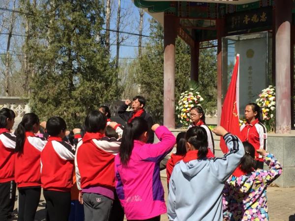 堅持四十年！房山一所學校因這件事被烈士後人當面感謝→