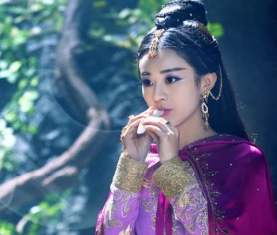 紫衣別瞎穿,這6位的紫衣高貴典雅,冷酷有氣度,個個翩翩佳公子 紫衣別瞎穿,這6位的紫衣高貴典雅,冷酷有氣度,個個翩翩佳公子