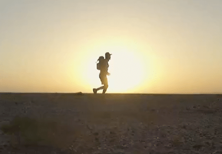 能“活活”跑完400公里的都是些什麼人？揭開鏡頭下真實的跑者