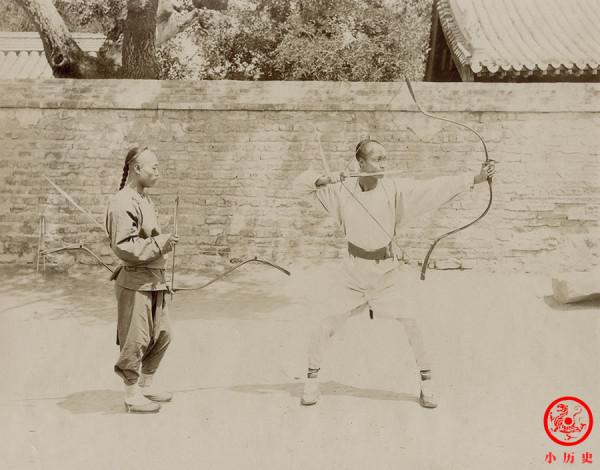 晚清老照片:小腳女子騎腳踏車,9歲陳寅恪與被免職的爺爺合影 晚清老照片:小腳女子騎腳踏車,9歲陳寅恪與被免職的爺爺合影