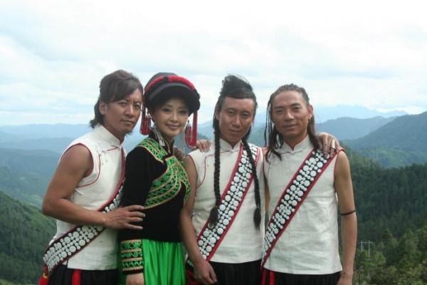 著名的彝族歌手除了吉克雋逸,還有這位年近60歲的美麗歌者 著名的彝族歌手除了吉克雋逸,還有這位年近60歲的美麗歌者