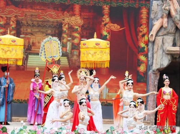 江西的這座山，與月亮有關，還帶著明月般朦朧的美