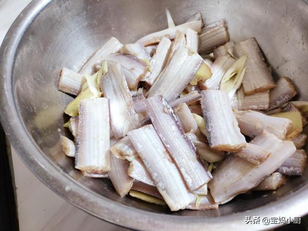 帶魚這做法,連刺都不用吐,大人小孩都愛吃,費一次事能吃一週 帶魚這做法,連刺都不用吐,大人小孩都愛吃,費一次事能吃一週