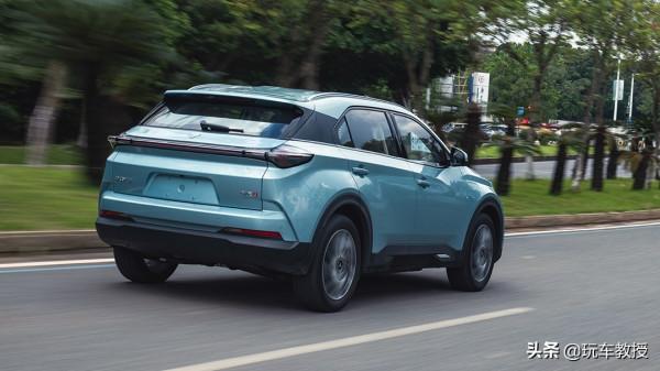 原價13.98萬 新款9.98萬！還增配！新款哪吒U夠誠意了吧？