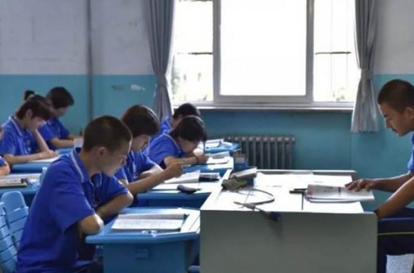 初中班級裡,若因“三件事”被點名,你會受到全班同學的關注 初中班級裡,若因“三件事”被點名,你會受到全班同學的關注