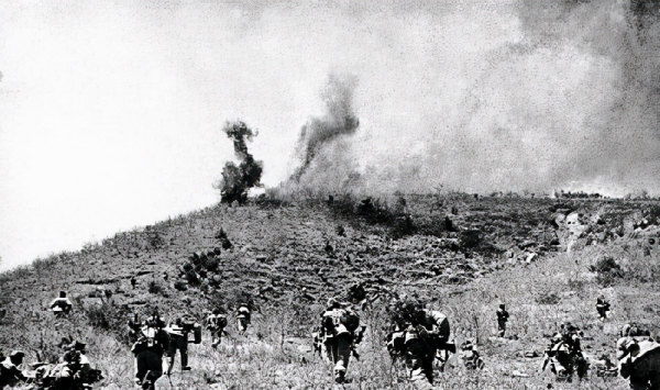 38軍隱蔽突襲,南朝鮮7師渾然不覺,哨兵突然發現,同伴不見了 38軍隱蔽突襲,南朝鮮7師渾然不覺,哨兵突然發現,同伴不見了