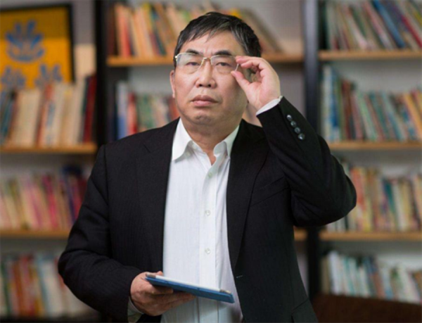 2001年,聶衛平為慶祝國足出線,拿出百萬茅臺,飯後酒瓶卻被騙走 2001年,聶衛平為慶祝國足出線,拿出百萬茅臺,飯後酒瓶卻被騙走