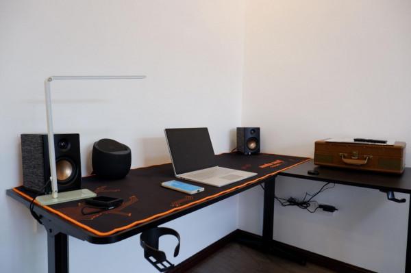 桌面環境核心-安德斯特逐風戰士轉角桌開箱