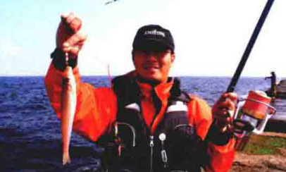 「 日本專業海釣入門投釣書籍 」新手嘗試投釣釣點 海面中心堤壩