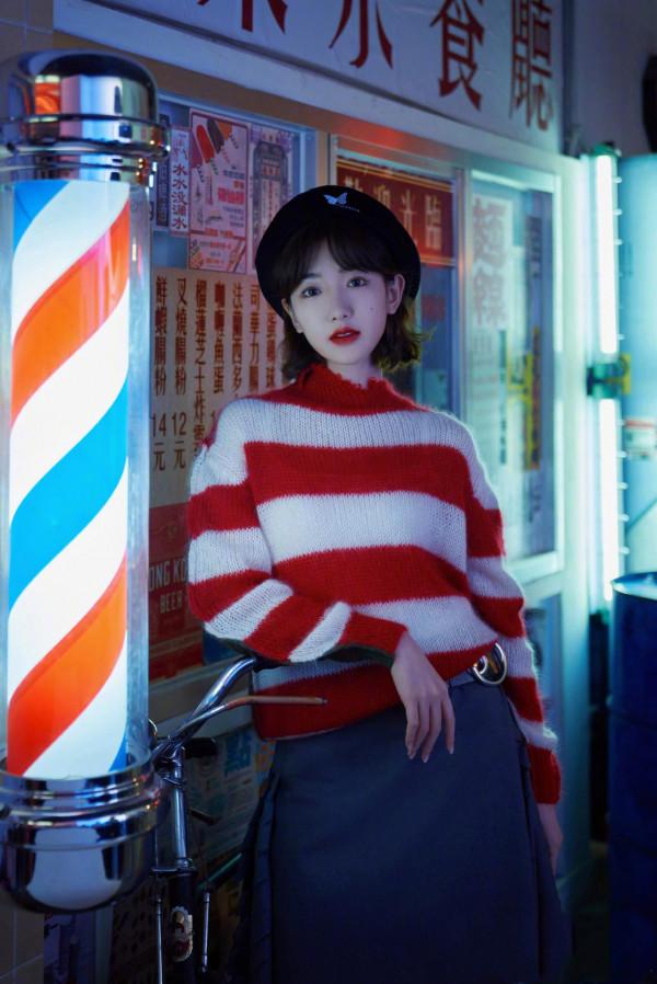 毛曉彤怒甩渣男,演繹90年代時裝秀,復古風趕緊搞起來 毛曉彤怒甩渣男,演繹90年代時裝秀,復古風趕緊搞起來