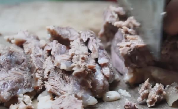 這種豬肉很臭，但四川人超級喜歡吃！一到過年家家戶戶都要吃