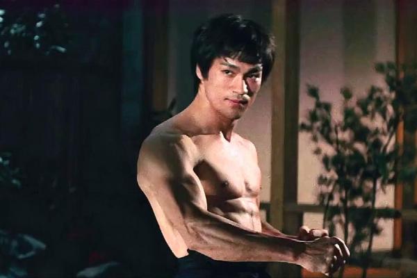 你這一胳膊肘下去,對方的頭骨都可能會被幹裂?硬核分析不容錯過 你這一胳膊肘下去,對方的頭骨都可能會被幹裂?硬核分析不容錯過