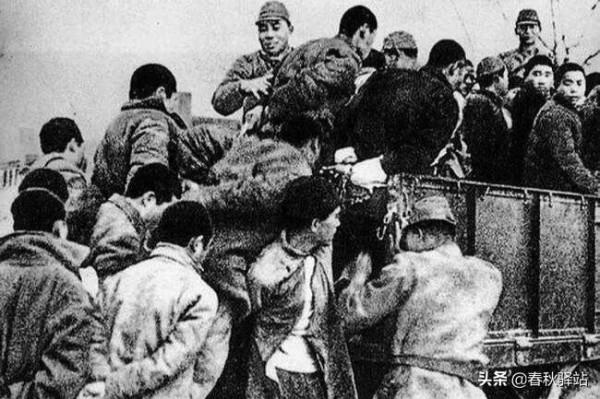 草鞋峽慘案：戰俘們怒吼著衝向鬼子，57000餘人遇難