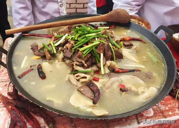 廣西人愛吃的7種“奇葩美食”，吃過4種以上的，我敬你是條漢子