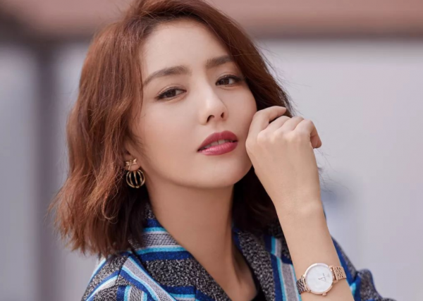 “精緻”美女秒變“人皮面具”楊超越丟掉眉毛,簡直太嚇人了 “精緻”美女秒變“人皮面具”楊超越丟掉眉毛,簡直太嚇人了