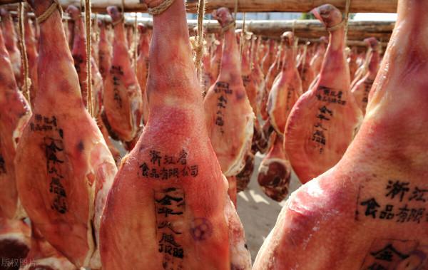 火腿外面有一層“綠毛”，吃貨：毛越長越好吃，真對健康無害嗎？