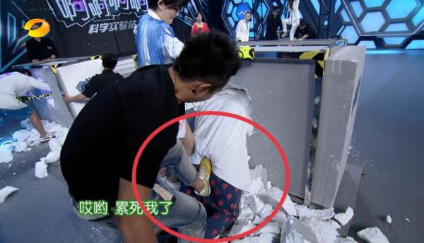 盤點綜藝裡最讓人氣憤的6大場面，有人是奧運冠軍，有人已被封殺