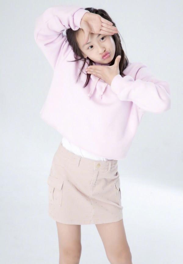 森碟罕見穿漢服也太美了，一家三口共用一張臉，田亮的基因真強大