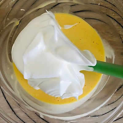 幾分鐘搞定奧利奧颶風蛋糕卷，一步就搞定