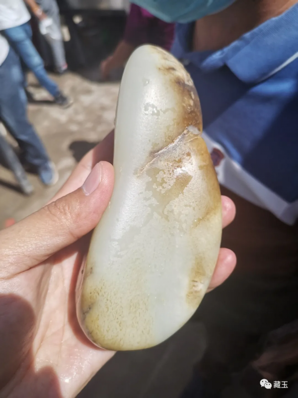 國慶假期去和田巴扎買玉,市場情況是這樣的…… 國慶假期去和田巴扎買玉,市場情況是這樣的……