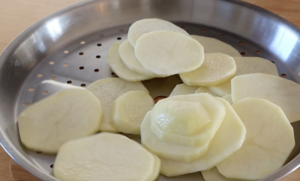 土豆居然這麼做，這餅絕了，好吃的不要不要的土豆粉們快來吧