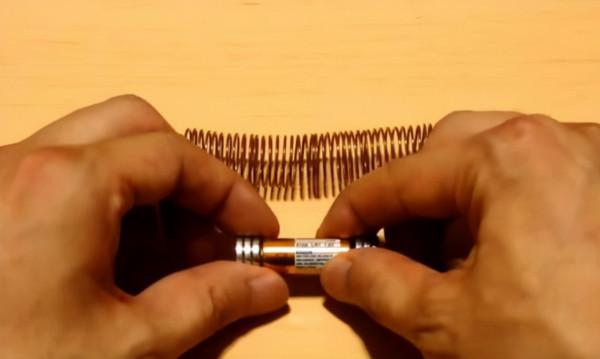 有人自稱發明了永動機，原來是電磁列車原理小實驗