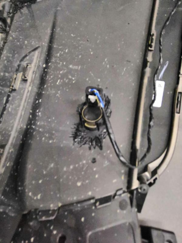 路虎星脈——豪華路虎連個前雷達都沒有,後期自己加裝吧 路虎星脈——豪華路虎連個前雷達都沒有,後期自己加裝吧