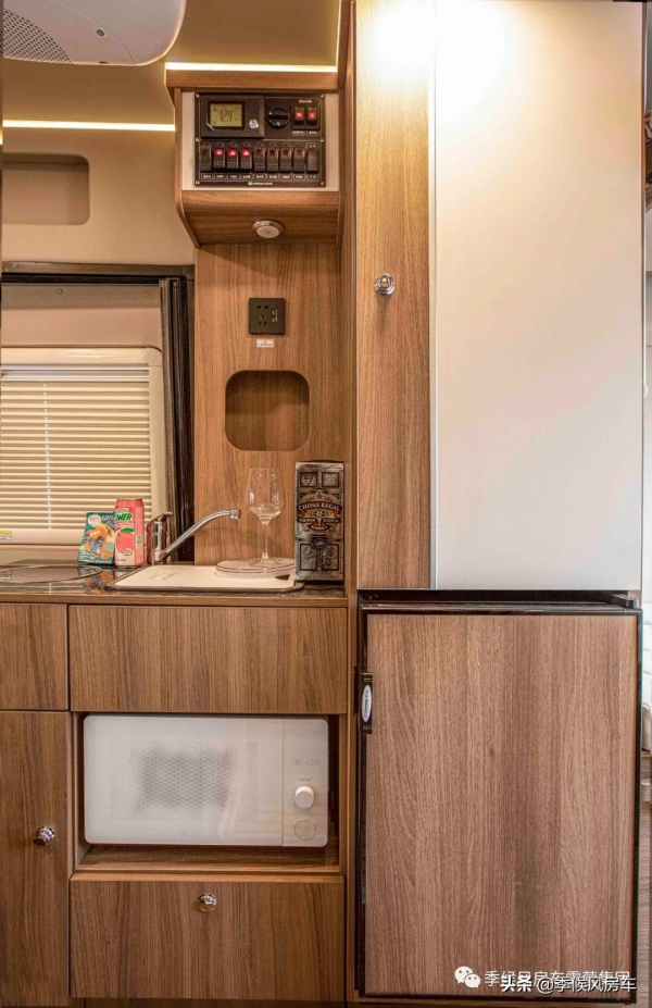 金冠賓歌B900|靈活輕巧鬆鬆滿足一家三口出行的B型房車 金冠賓歌B900|靈活輕巧鬆鬆滿足一家三口出行的B型房車