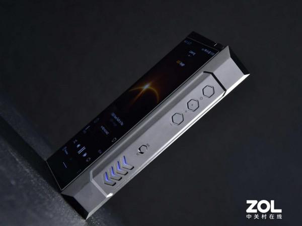 臺機級別的配置 飛傲M17萬元級便攜播放器開箱