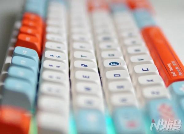 Darmoshark K7 Pro三模無線機械鍵盤體驗