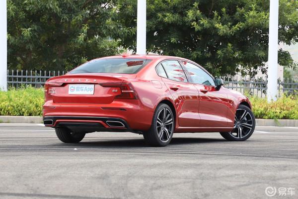 過年回家，開這四款豪華中型車誰更有牌面