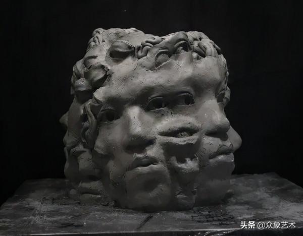 Ange Schmiert | 深邃而又魔幻