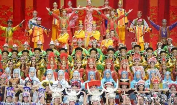 7位表演者成春晚最大受益人：&OpenCurlyDoubleQuote;鄧超&rdquo;變形容詞，鄧男子苦等10年