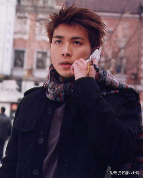 保劍鋒：站隊被罵9年，為46歲妻子停工2年，不紅背後的經歷太唏噓