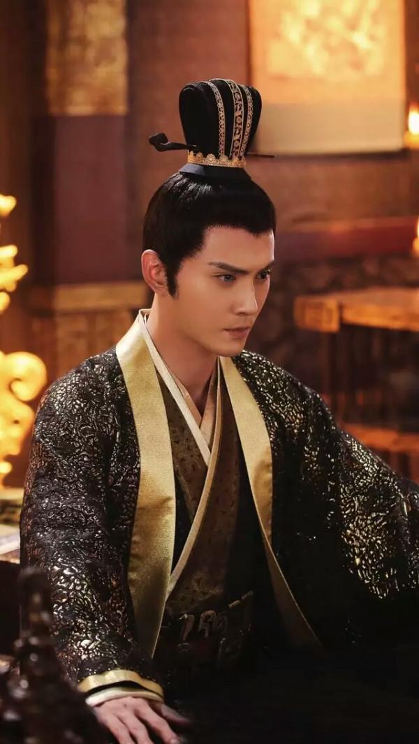 “曇花一現”，這6位僅紅一時的演員讓人唏噓，當年熱度今日全無