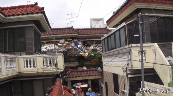 韓國40歲的奇葩兒子，一生啃老迫使75歲父親撿垃圾，一年撿150噸