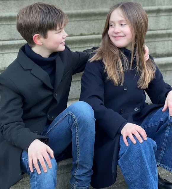 丹麥王室的11歲王子真帥氣！穿大衣顯紳士感，雙胞胎妹妹顏值輸了