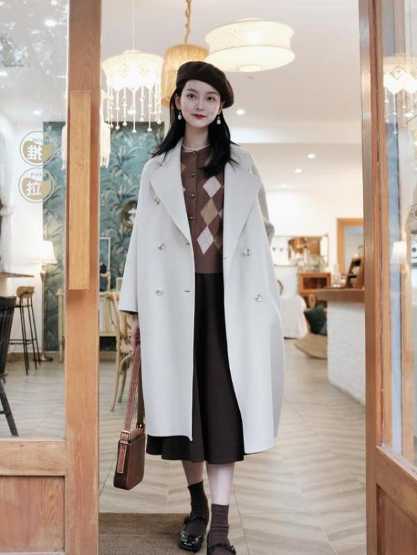 真正優雅的中年女人都愛“長大衣”,學時尚博主這樣搭,美得高階 真正優雅的中年女人都愛“長大衣”,學時尚博主這樣搭,美得高階