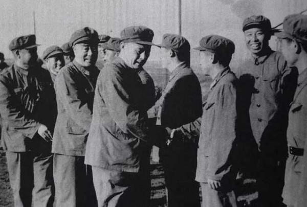 百萬大裁軍，32師幹部最後去向：師長轉業，政委實現平級調動