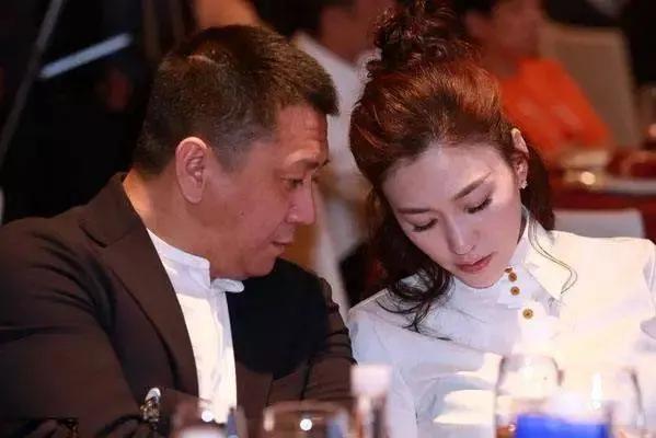 李小冉：被富商折磨4年，為梅婷前夫流產，終嫁二十年老友