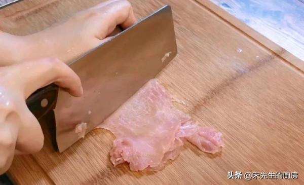 今天分享幾個小技巧~讓你做的水煮肉片也和外面飯點一樣口感嫩滑 今天分享幾個小技巧~讓你做的水煮肉片也和外面飯點一樣口感嫩滑