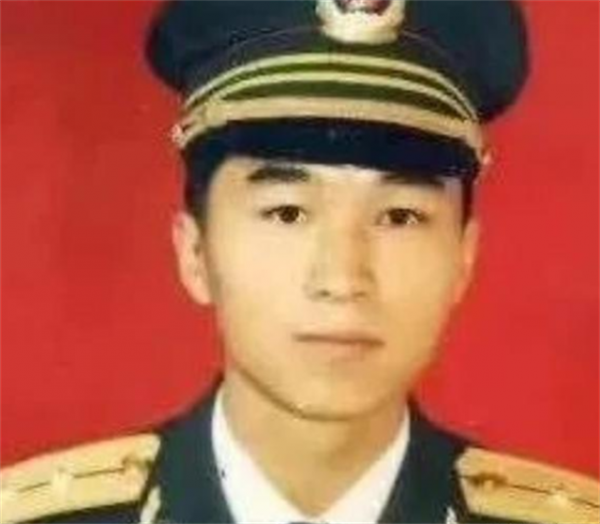 姚志剛:辭去銀行行長自主創業,虧損230萬後卻因送外賣走紅 姚志剛:辭去銀行行長自主創業,虧損230萬後卻因送外賣走紅